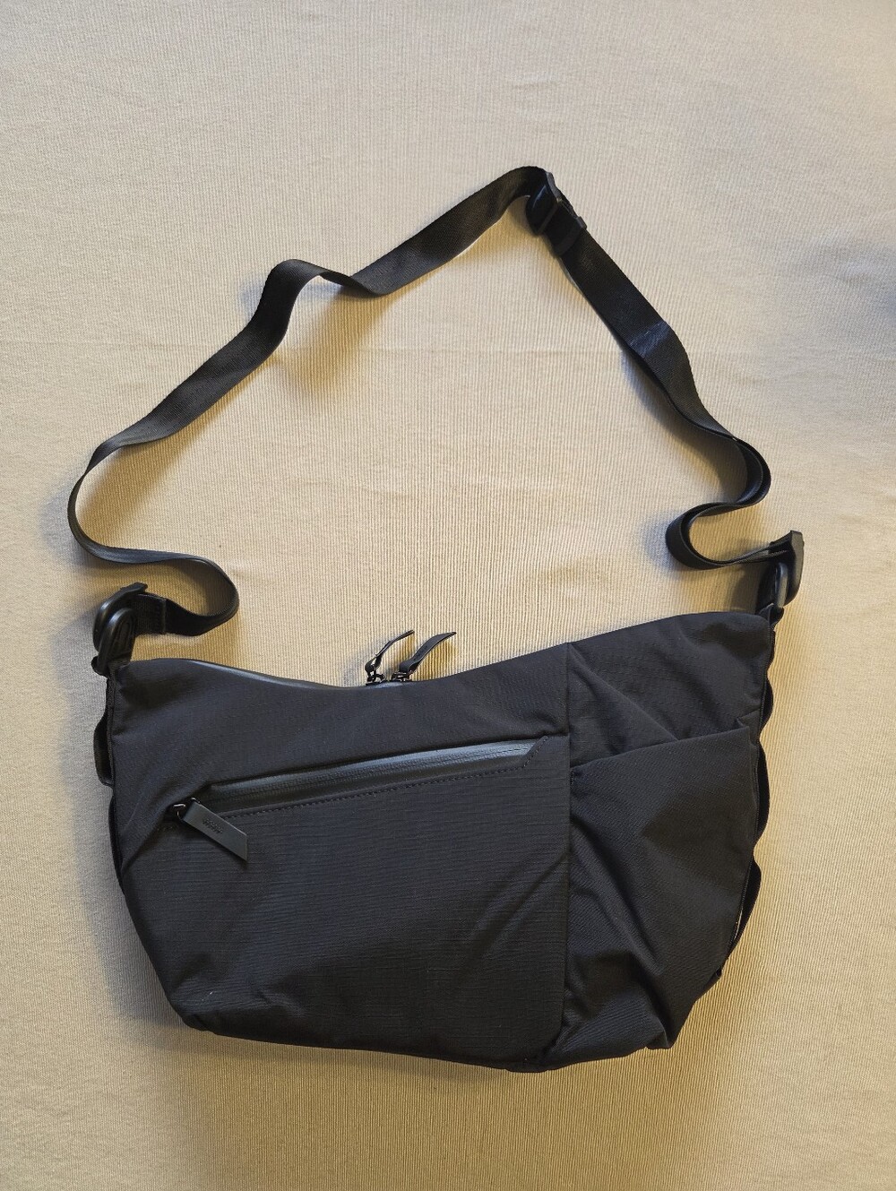 Alpaka 4L Flow Satchel Crossbody Bag in Blk Axoflux 210D EDC